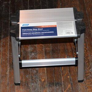 NEW Camco lightweight metal folding stool